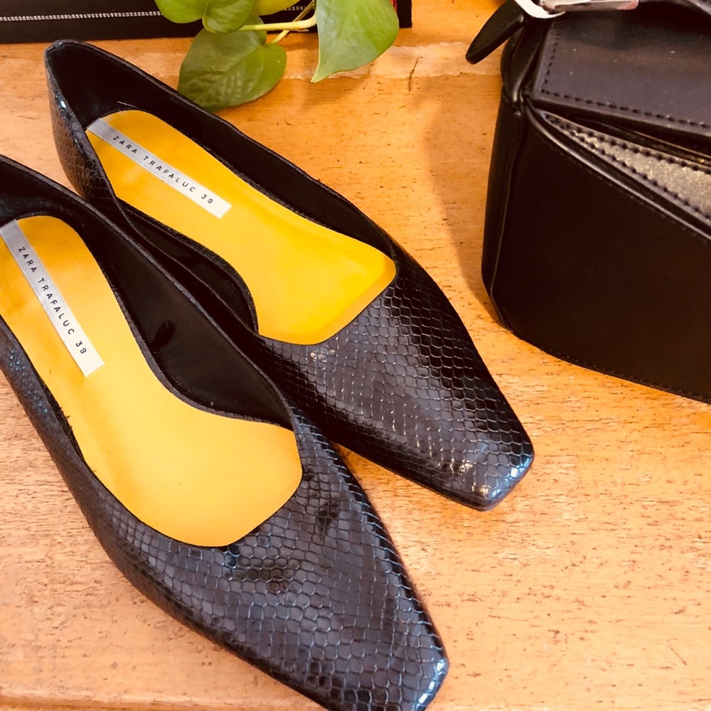 Zara square toe, snake skin flats